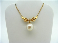 Gucci Pearl Bow Necklace