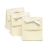 Ivory Scalloped Favor Boxes