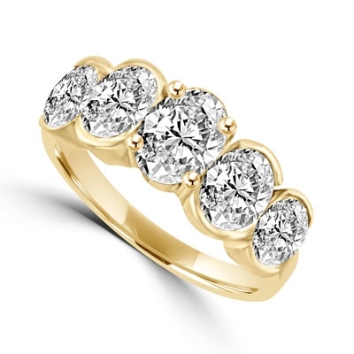 Ring with 5 oval-cut diamond essence stones