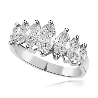 2.5 cts marquise-cut Diamond ring in silver