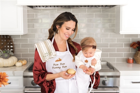 Christy Carlson Romano's Yummy Collection - Kid's Ultimate Thanksgiving Kitchen Set
