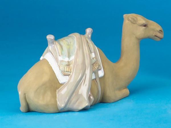 3951 Pottery Laying Camel