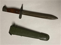 ITALIAN ARMY COMBAT KNIFE WITH LEATHER SCABBARD.