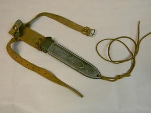 RARE ! ITALIAN PARATROPER M8A1 SCABBARD WITH LEATHER BELT