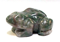 A45-04 STONE FROG IN MOSS AGATE
