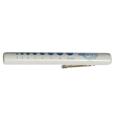 Disposable Penlight with pupil gauge